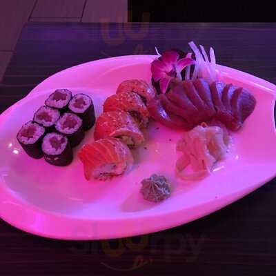 Sashimi Sushi Lounge