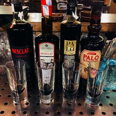 Restaurant Amplio Tapas Y Vino