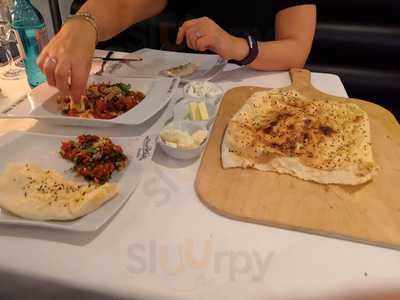 Black & White Restaurant - Cafe