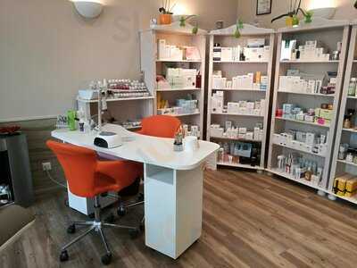 Laufer's Cafe And Bistro