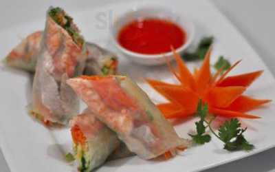 Á Âu Vietnamese Restaurant