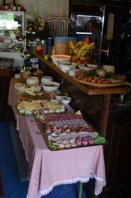 Tortenhebär - Weincafe An Der Oper