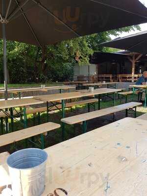 James June Sommergarten