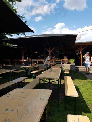 James June Sommergarten