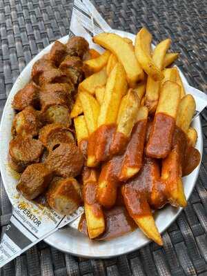 Rostbratwurst Am Ostbahnhof