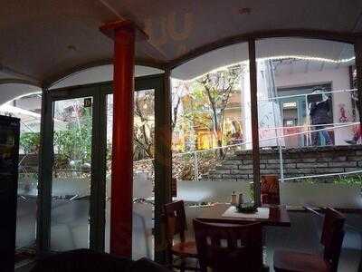 Rosen-bistro By Amicus Vini