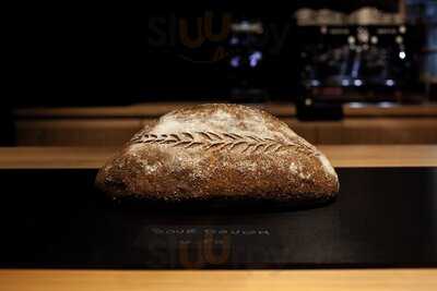Aera Bread
