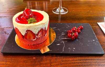 The Mymoon Restaurant & Lounge