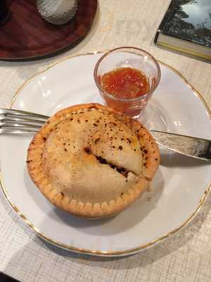 Oma Marnie's Pies Kiwi Pie Backery