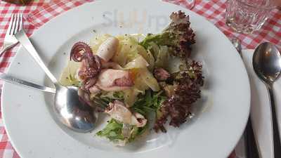 Der Goldene Hahn (plätze Am Tresen)