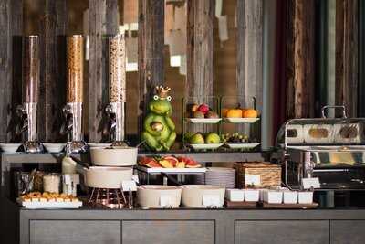 Tischlein Deck' Dich Berlin