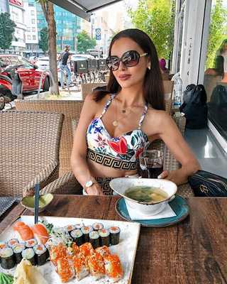 Van Sy Nguyen Sushi Restaurant