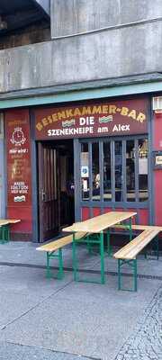 Besenkammer-bar