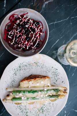 Saeson Restaurant & Bar