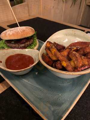 Hans Im GlÜck Burgergrill & Bar