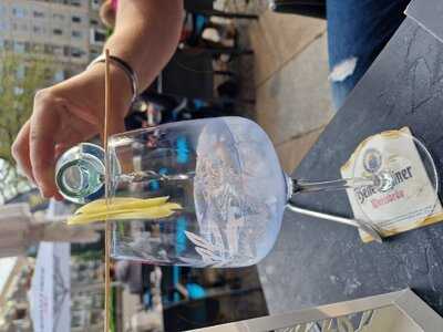 Letterman Bar & Grill