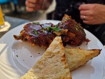 Letterman Bar & Grill