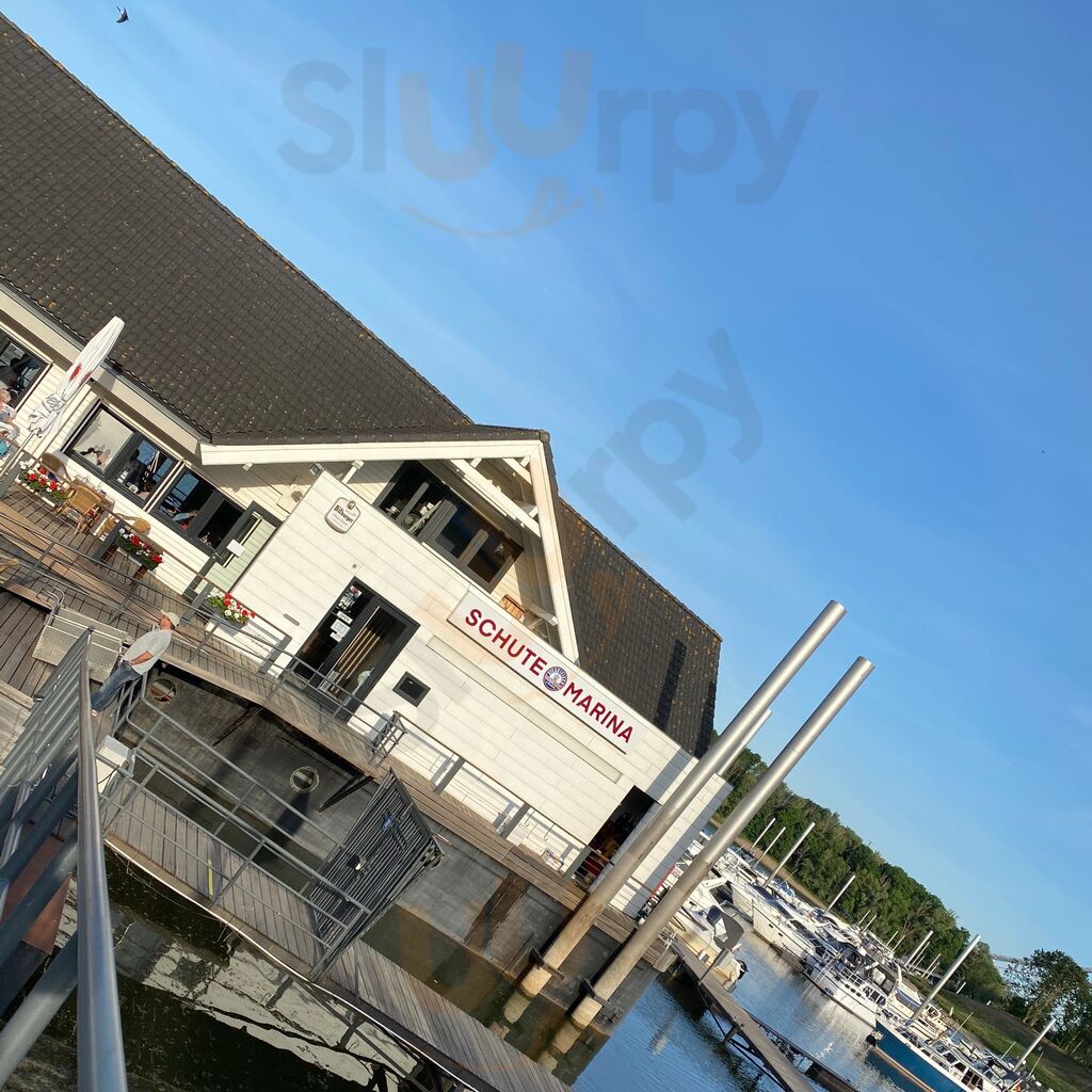 Schute Marina
