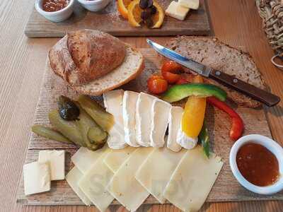 Herr Von Myra Brotmanufaktur