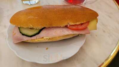 Aux Merveilleux De Fred