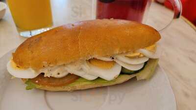 Aux Merveilleux De Fred