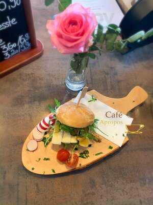 Café- Ein Stück Weit Zauber