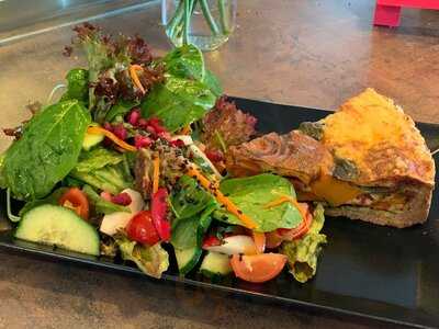 Café- Ein Stück Weit Zauber