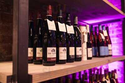 Wine House - Bar, Kitchen & Bottle Shop