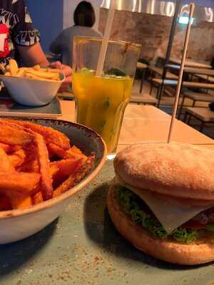 Hans Im GlÜck Burgergrill & Bar