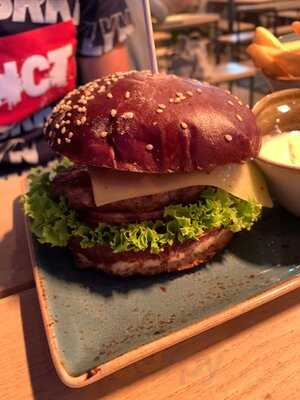 Hans Im GlÜck Burgergrill & Bar