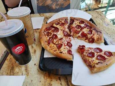 Pizza Hut Berlin, Mob