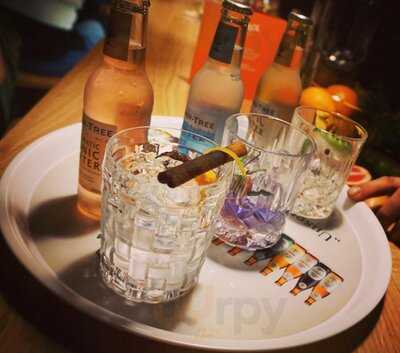 The Local, Inh. Simone Petralia