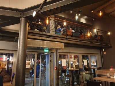 Latif's - Frontcooking & Bar