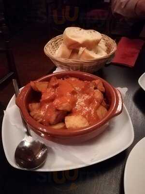 El Tapeo Tapas & Weinbar