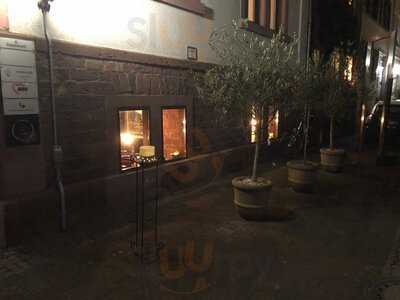 El Tapeo Tapas & Weinbar