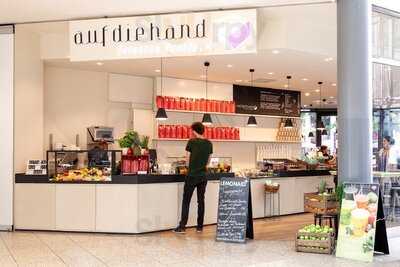 Auf Die Hand – Potsdamer Platz