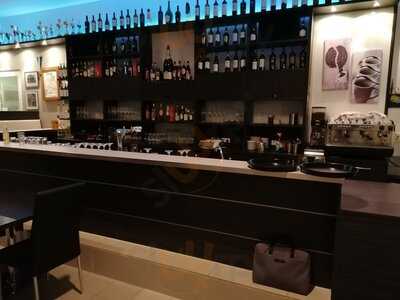 Sabanis Lounge Und Restaurant