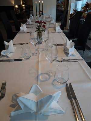 Sabanis Lounge Und Restaurant