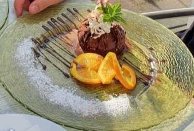 Sabanis Lounge Und Restaurant