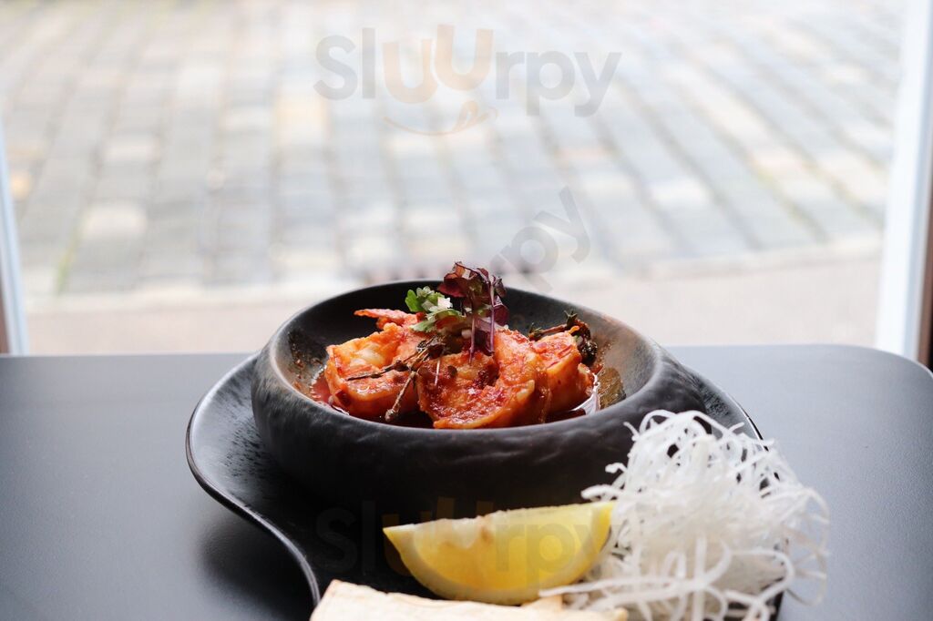 CÔcÔ - Sushi & Asian Fusion