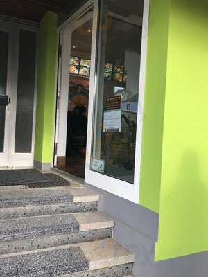 Nguyen Tien Sushi Bar & Asia Food