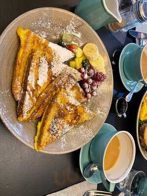 Madam Anna Ekke – Café & Restaurant