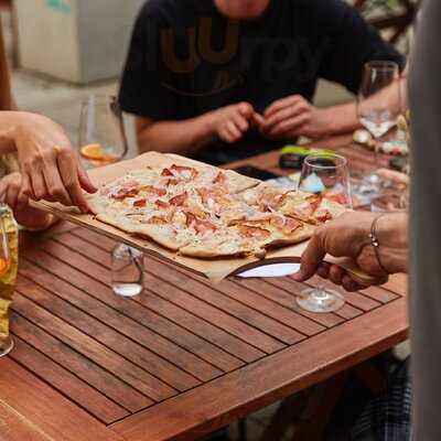 Madam Anna Ekke – Café & Restaurant