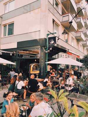 Madam Anna Ekke – Café & Restaurant