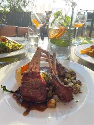 Johann Restaurant & Elblounge