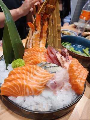 Maki Sushi Und Burrito