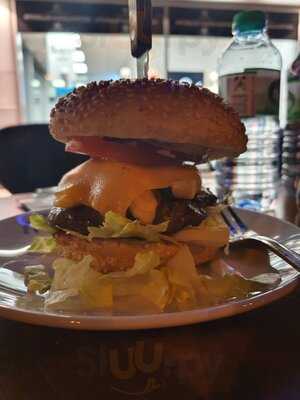 St. Pauli Burger & Noodlehouse