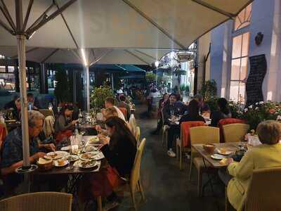 St. Pauli Burger & Noodlehouse