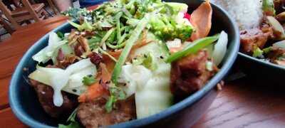 Mon Vegetarian Eatery & Bar