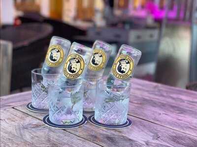 "eat & Meet" Restaurant Bar Lounge